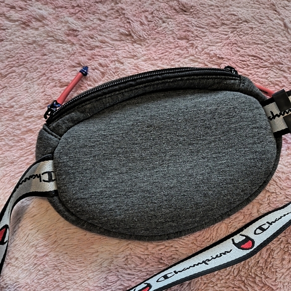 Champion Prime Big C Sling Belt Bag Funny Pack - Picture 3 of 5